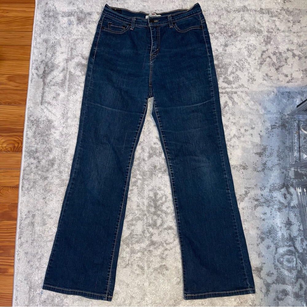 Women’s Levi Jeans